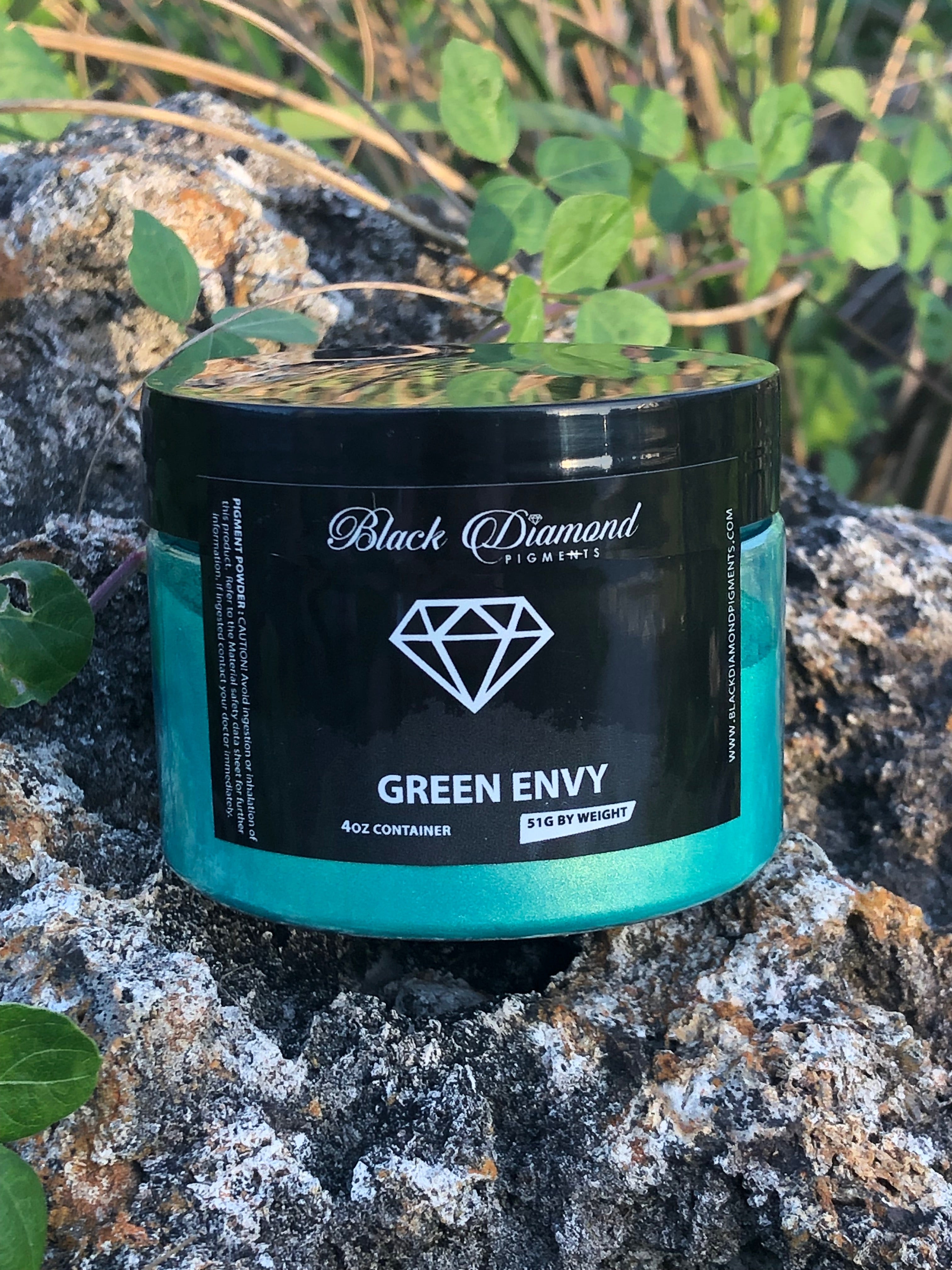 "GREEN ENVY" Black Diamond Pigments